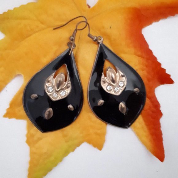 Vintage Tin Earrings Black Drop Dangle Teardrop Cutout - Picture 2 of 3